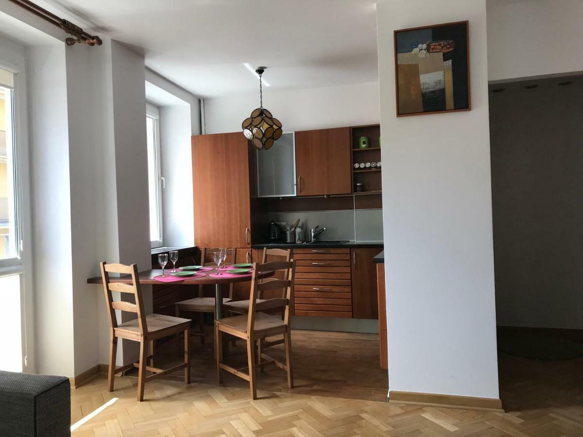Nina Na Bielanskiej Varsó Kültér fotó
